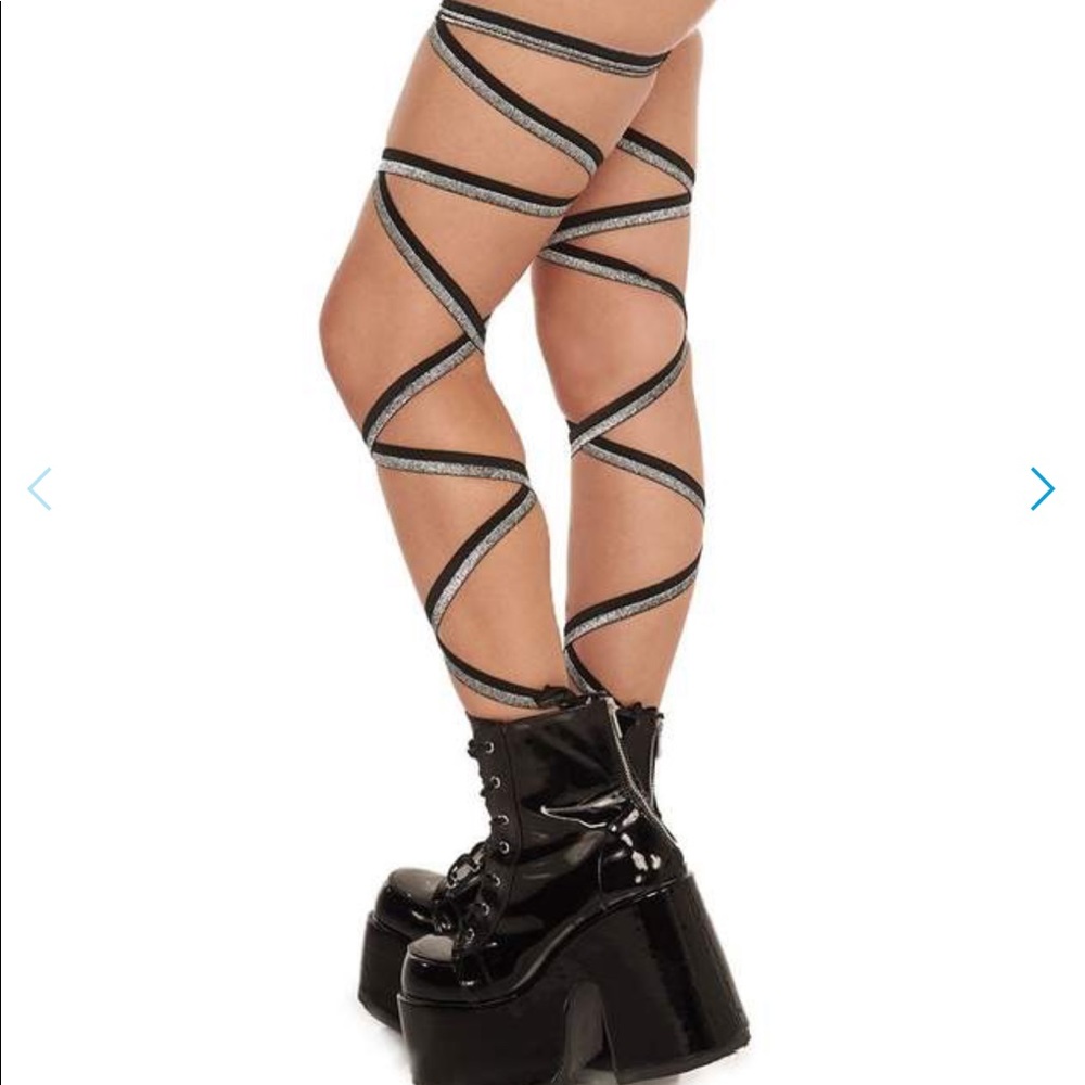 Iheartraves black and silver strip leg wraps